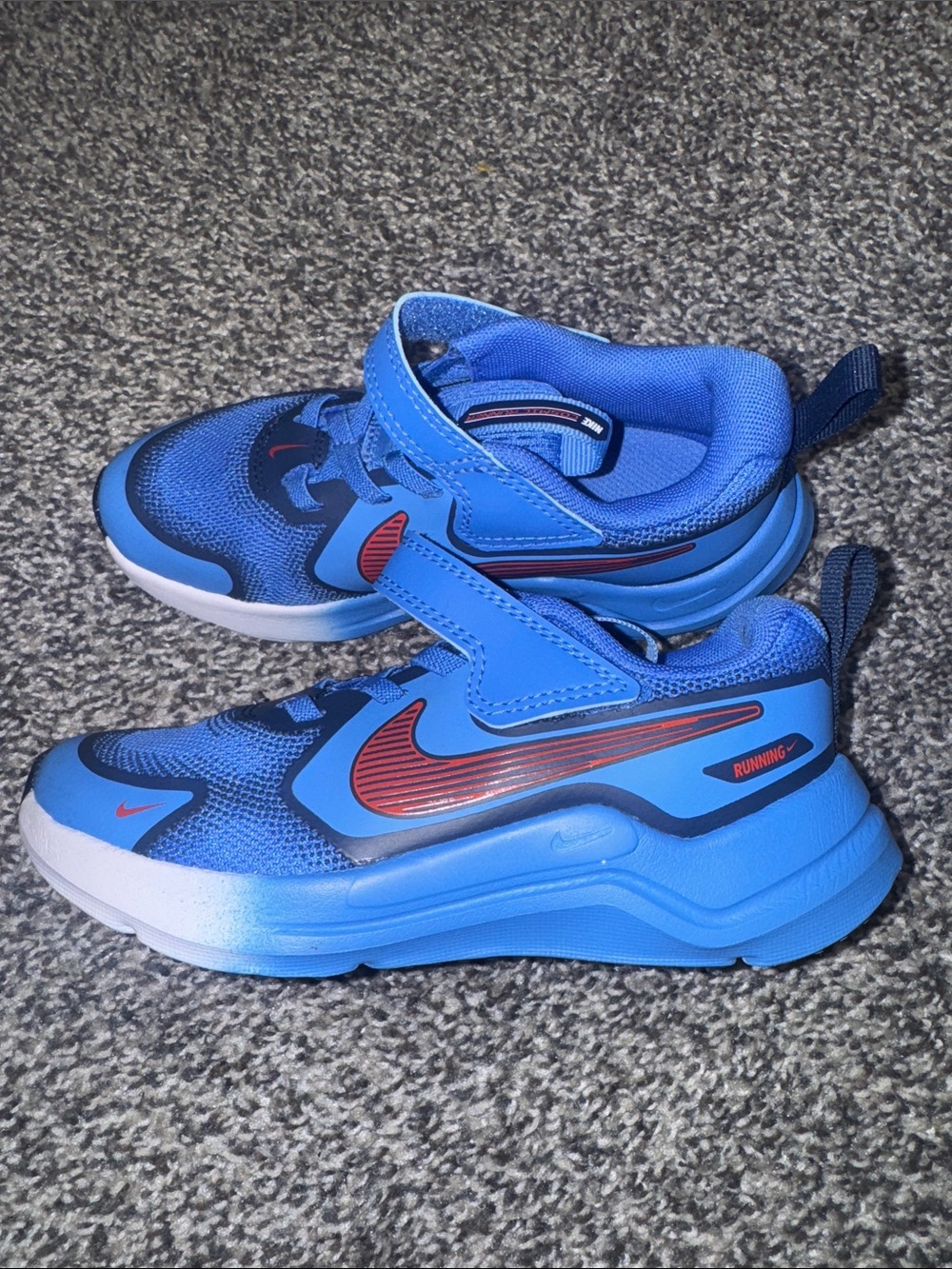 Nike Cosmic Runner NWOT